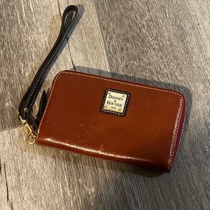 Dooney & Bourke wristlet. GREAT condition!